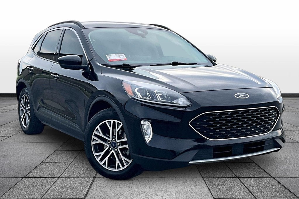 Used 2021 Ford Escape SEL with VIN 1FMCU0H64MUB08741 for sale in Hutchinson, KS