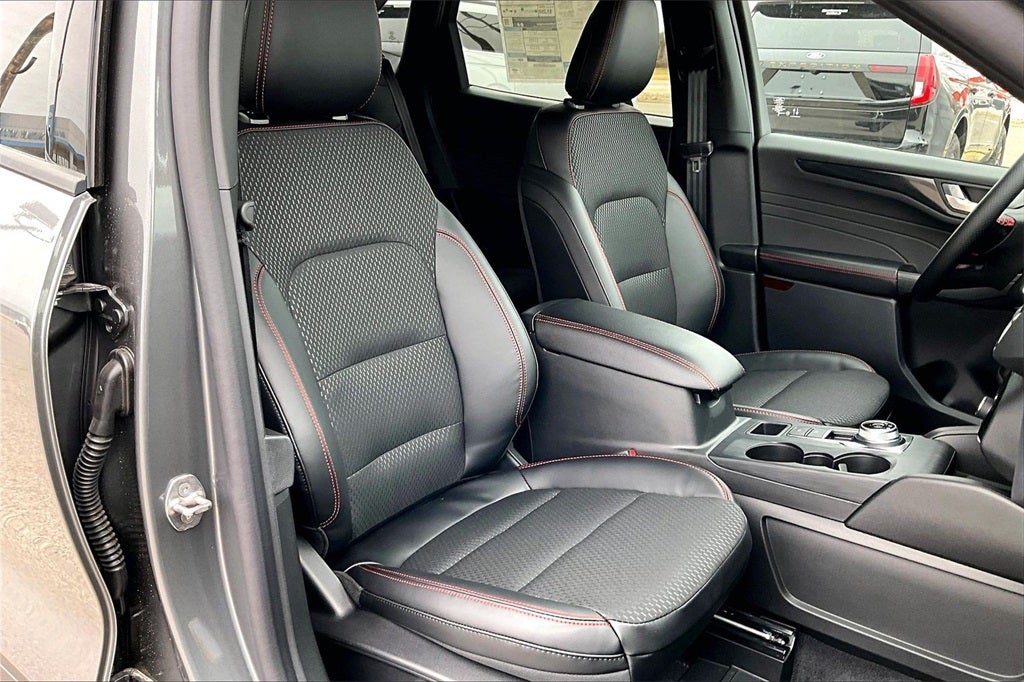 2026 Ford Escape Hybrid ST-Line Select