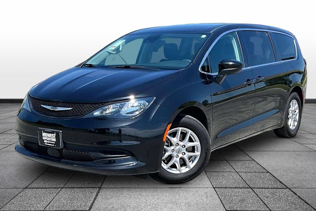 2024 Chrysler Voyager LX