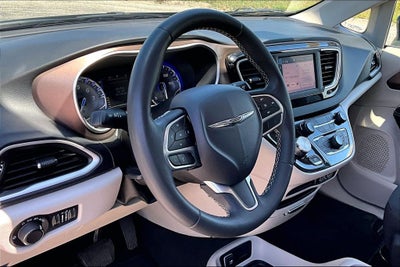 2024 Chrysler Voyager LX