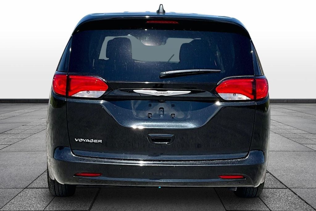 2024 Chrysler Voyager LX