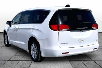 2023 Chrysler Voyager LX
