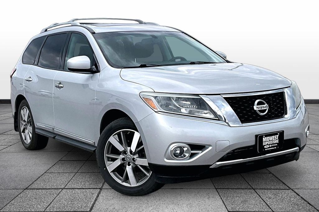 Used 2015 Nissan Pathfinder Platinum with VIN 5N1AR2MM2FC686337 for sale in Hutchinson, KS
