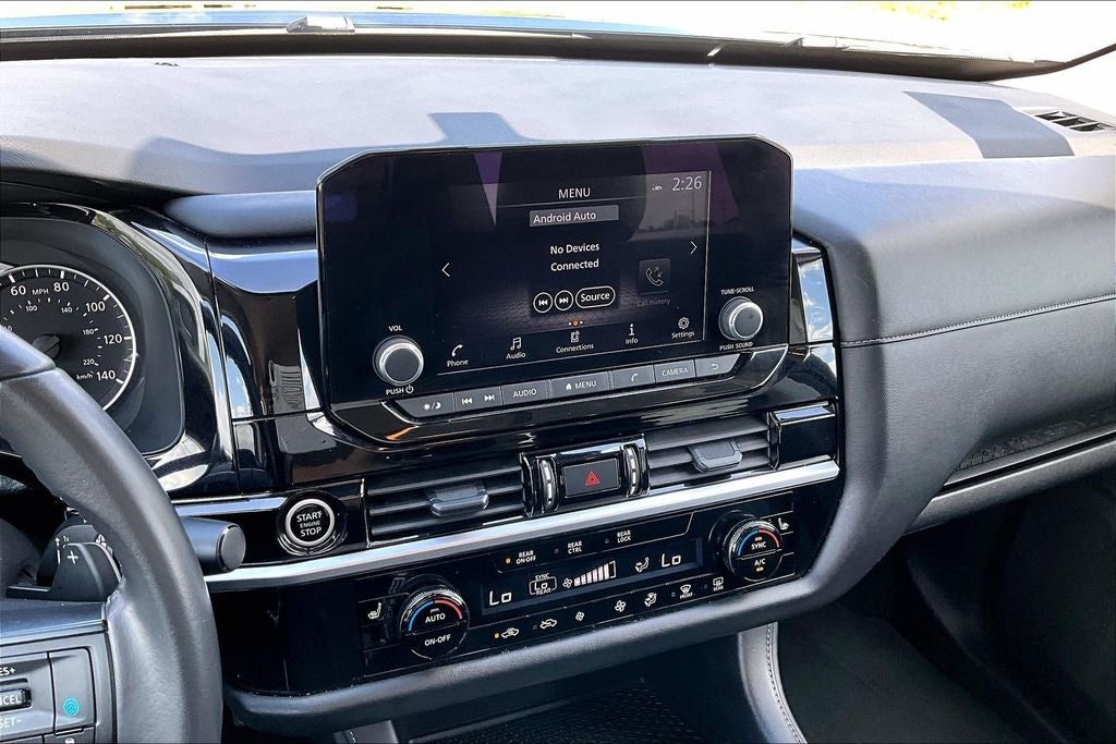 2024 Nissan Pathfinder SV