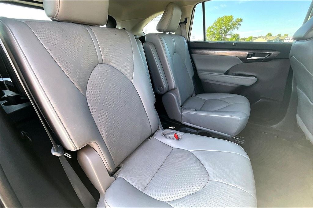 2023 Toyota Highlander Platinum