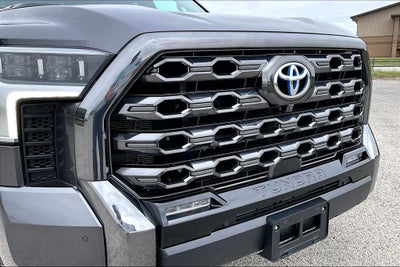 2022 Toyota Tundra Hybrid Platinum