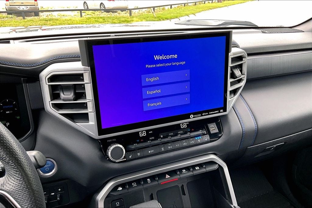 2022 Toyota Tundra Hybrid Platinum