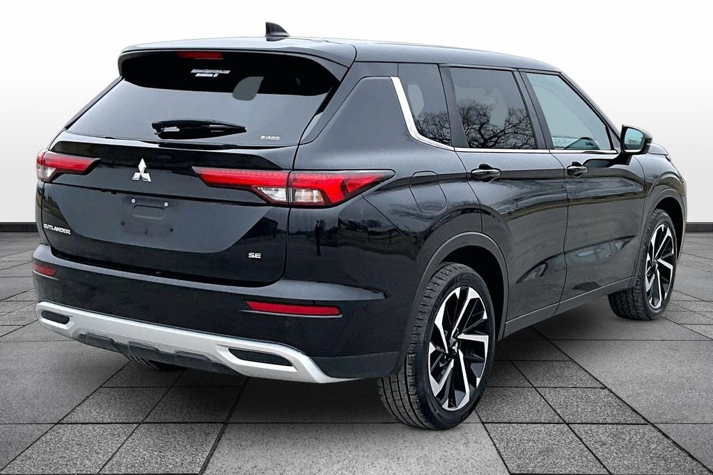 2024 Mitsubishi Outlander SE Black Edition