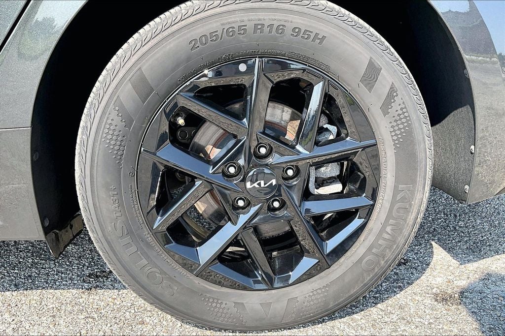 2025 Kia K5 LXS