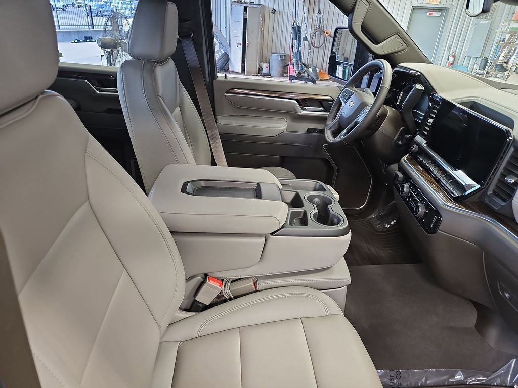 2025 Chevrolet Silverado HD LT