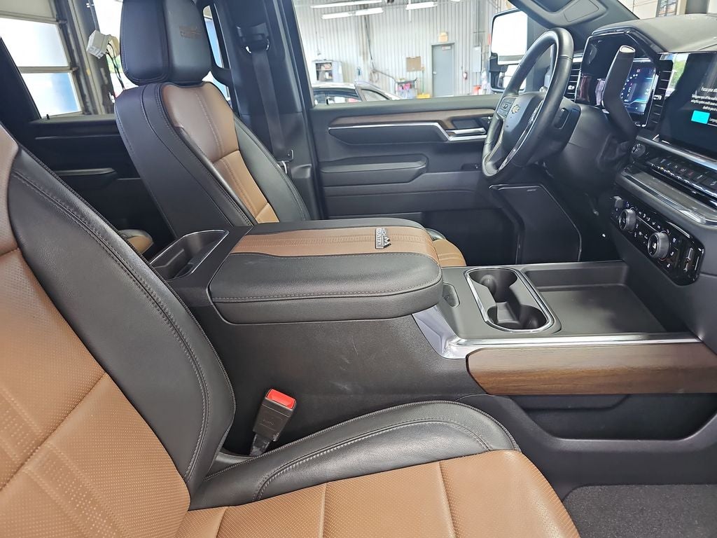 2024 Chevrolet Silverado HD High Country