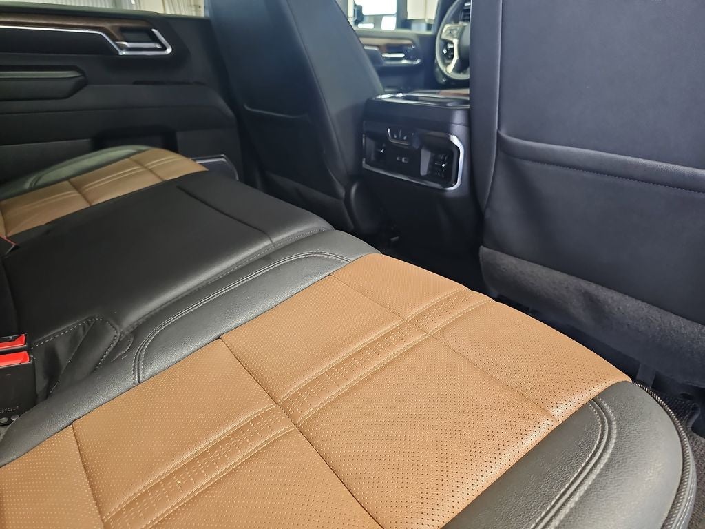 2024 Chevrolet Silverado HD High Country