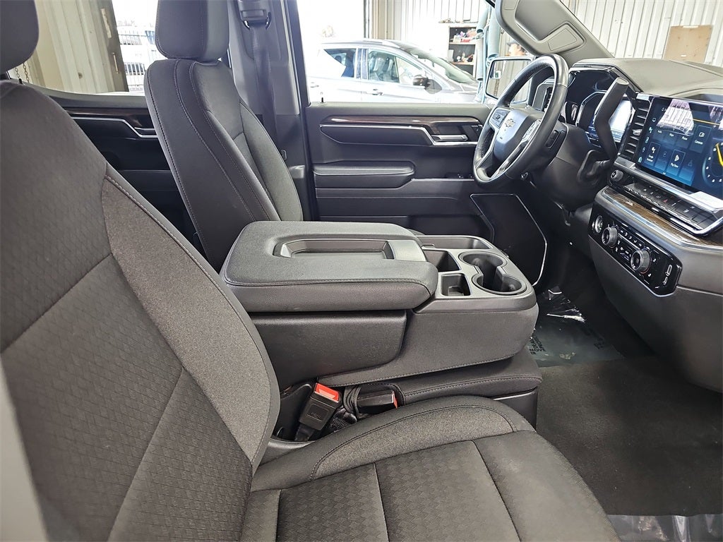 2023 Chevrolet Silverado LT