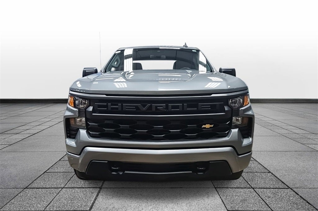 2025 Chevrolet Silverado Custom