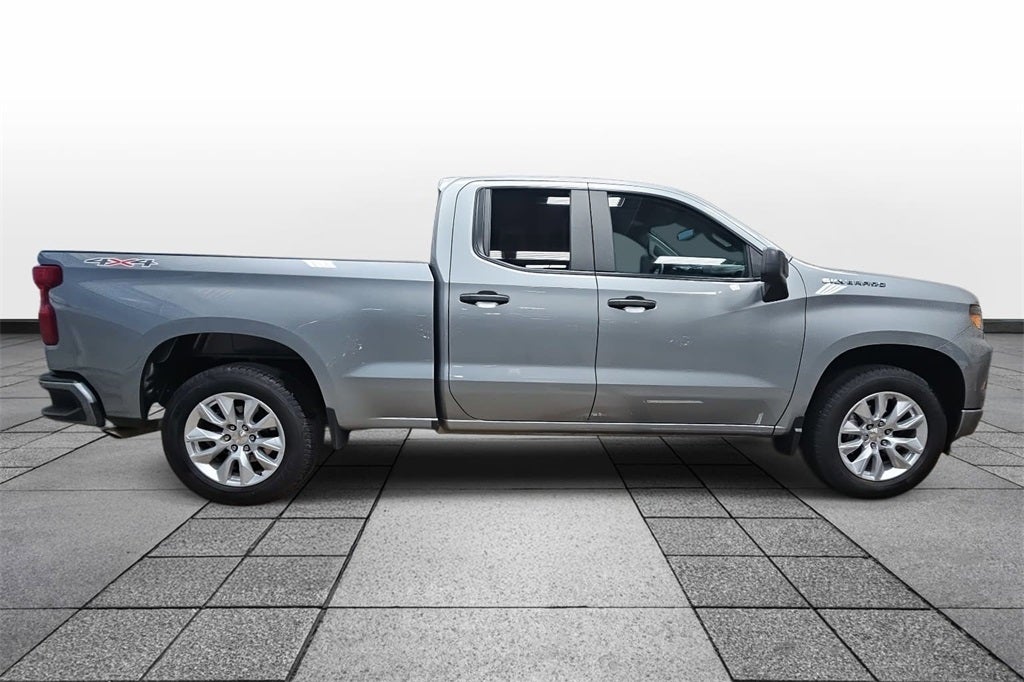 2025 Chevrolet Silverado Custom