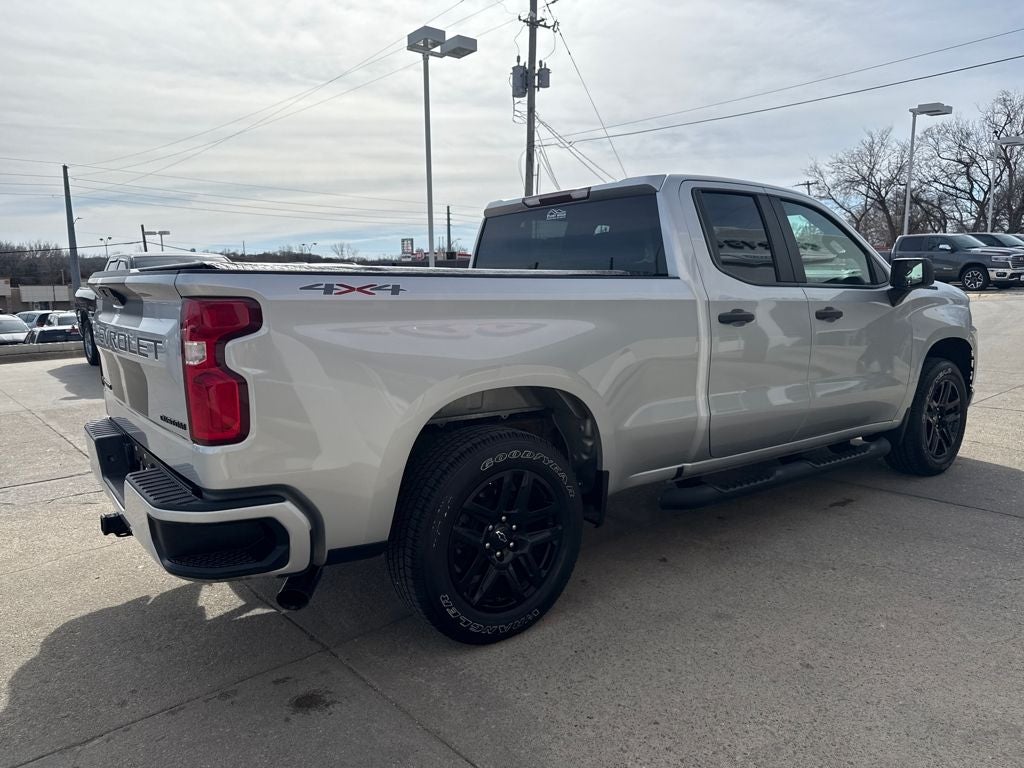 2022 Chevrolet Silverado 1500 LTD Custom