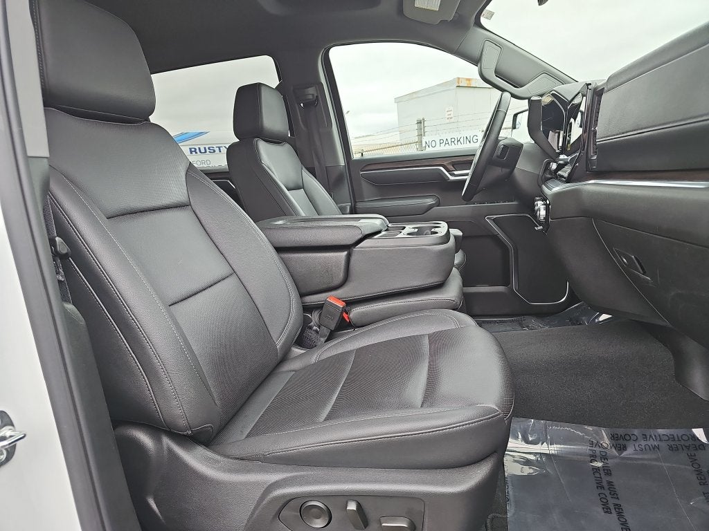 2025 GMC Sierra SLT