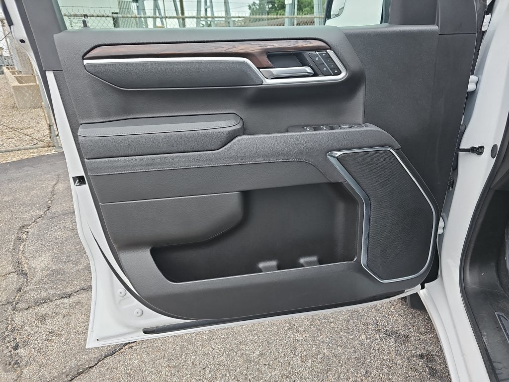 2025 GMC Sierra SLT