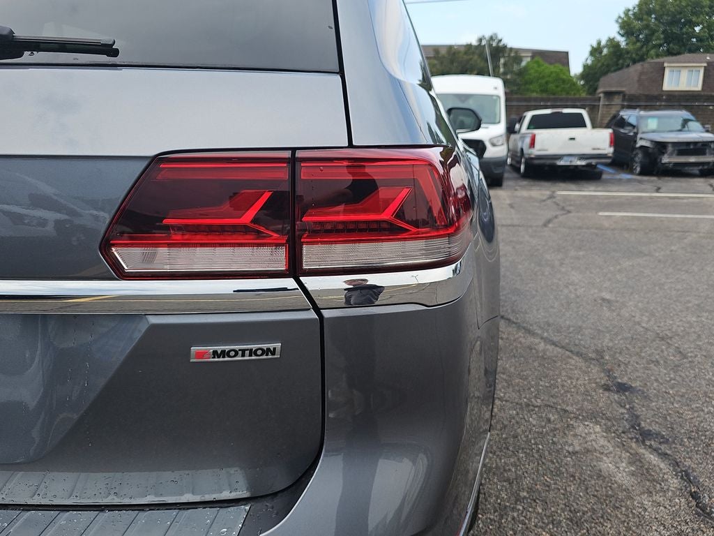 2022 Volkswagen Atlas 3.6L V6 SEL R-Line