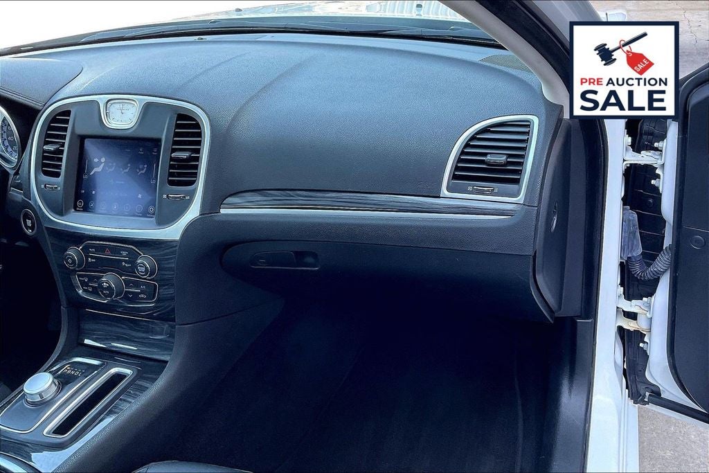2022 Chrysler 300 Touring