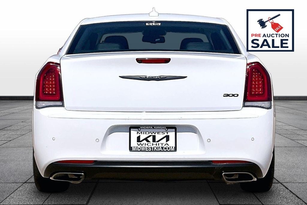 2022 Chrysler 300 Touring