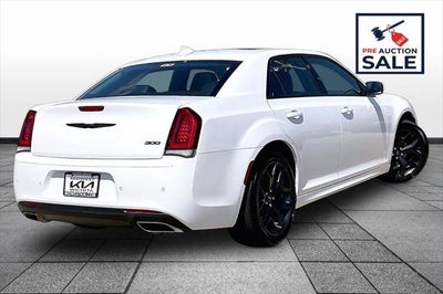 2022 Chrysler 300 Touring