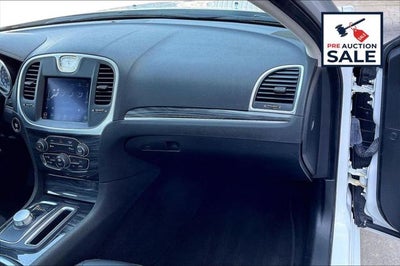 2022 Chrysler 300 Touring