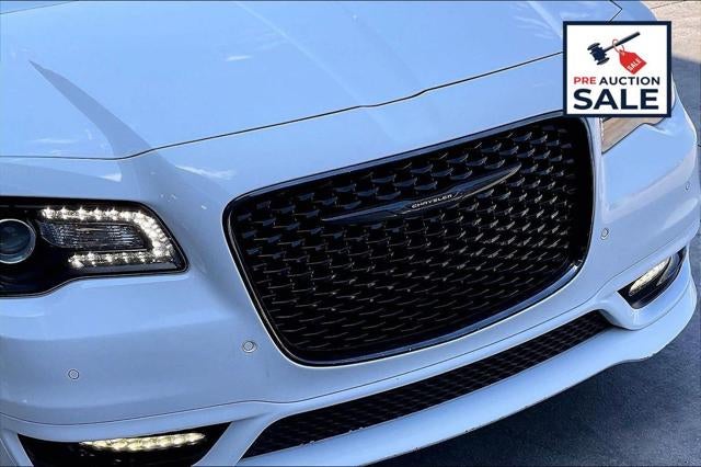 2022 Chrysler 300 Touring