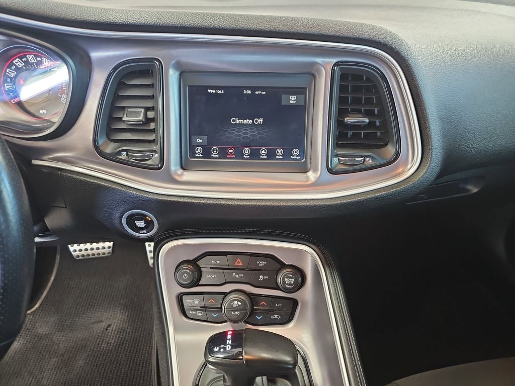 2022 Dodge Challenger SXT