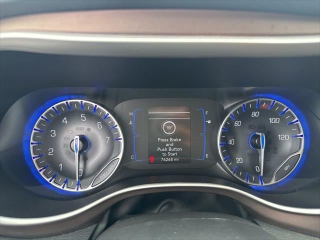 2023 Chrysler Voyager LX