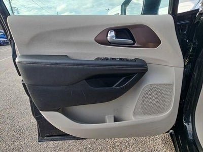 2024 Chrysler Voyager LX