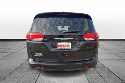2024 Chrysler Voyager LX