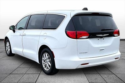 2023 Chrysler Voyager LX