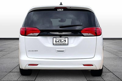 2023 Chrysler Voyager LX