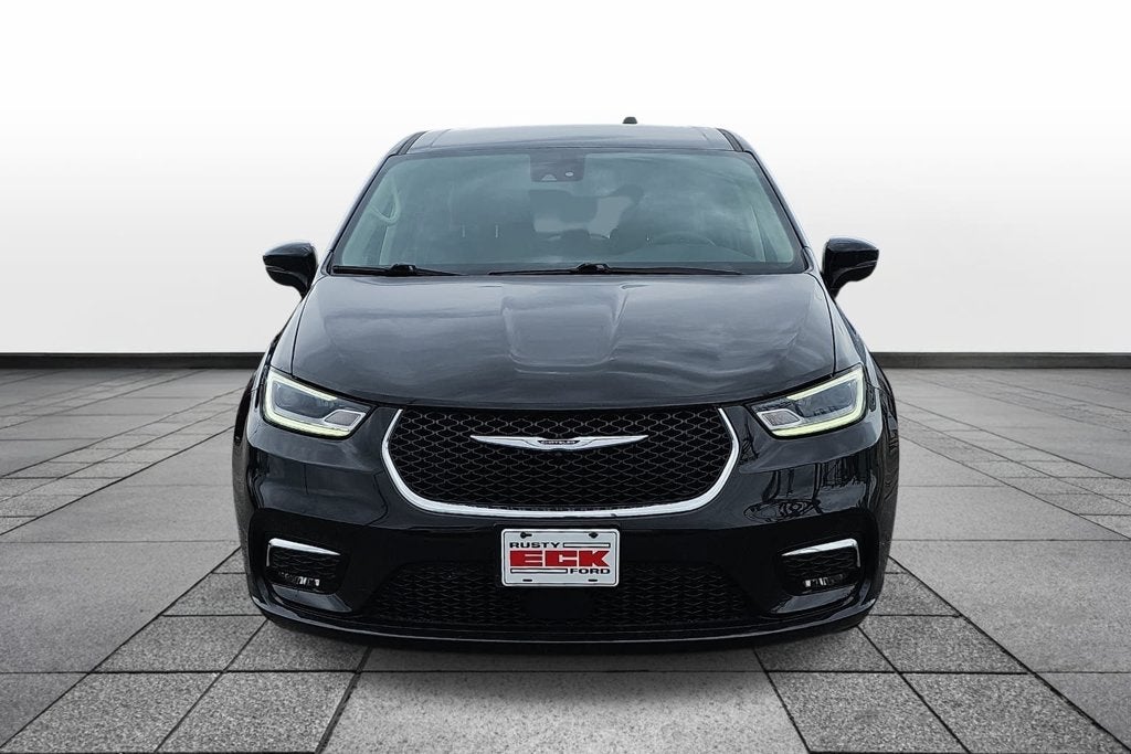 2024 Chrysler Pacifica Select