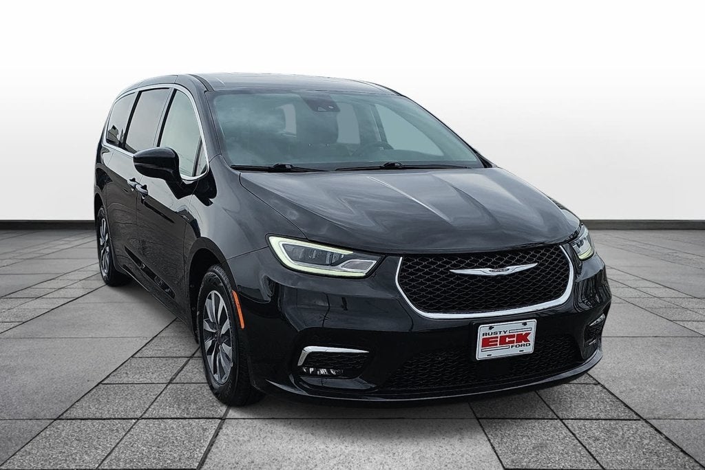 2024 Chrysler Pacifica Select