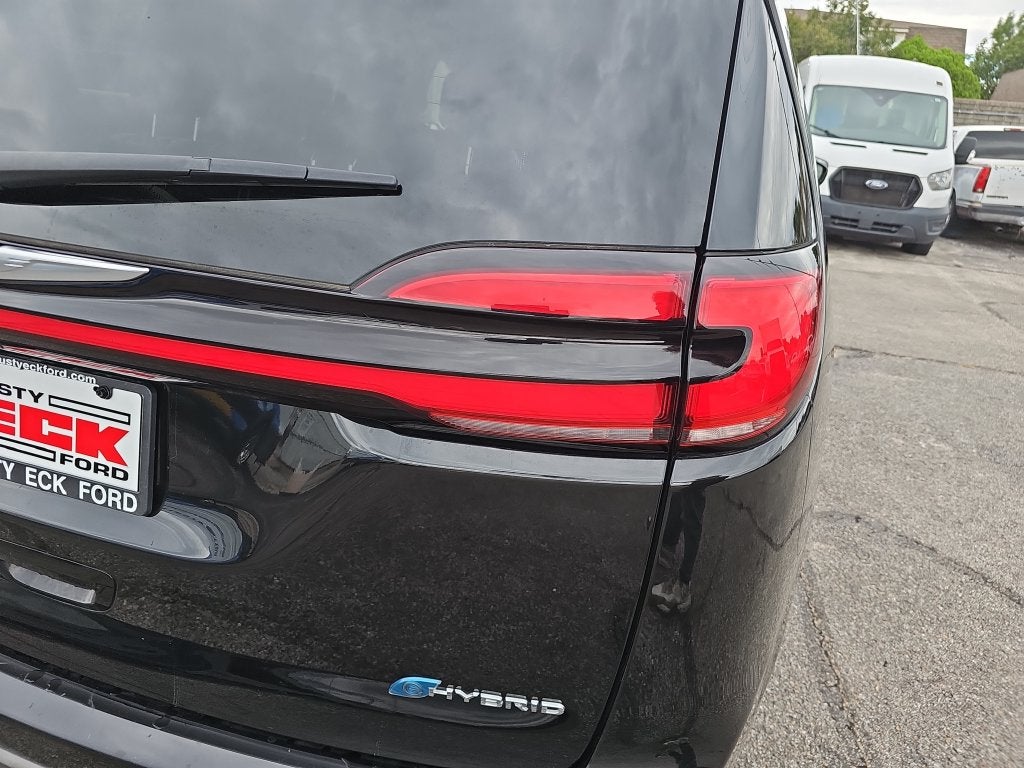 2024 Chrysler Pacifica Select