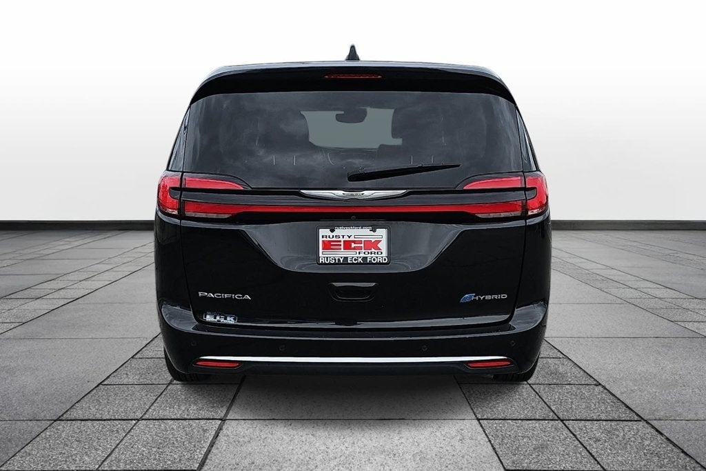 2024 Chrysler Pacifica Select