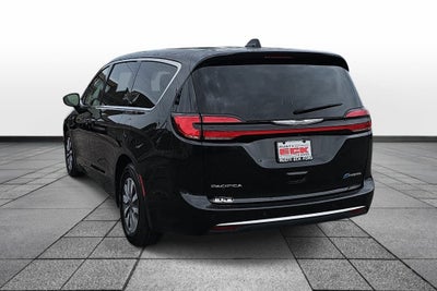 2024 Chrysler Pacifica Select