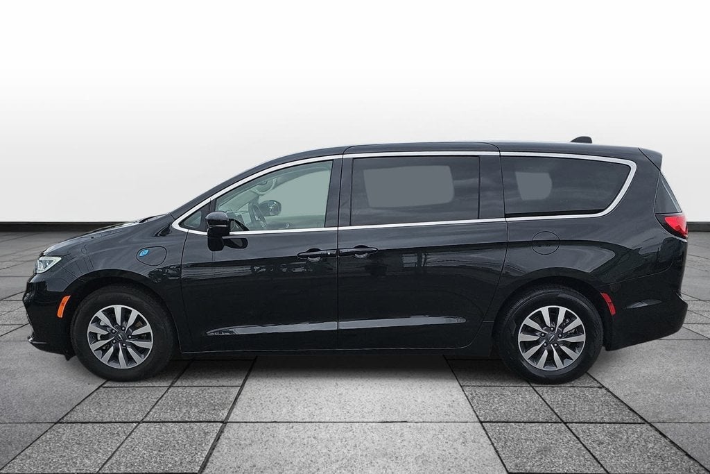 2024 Chrysler Pacifica Select