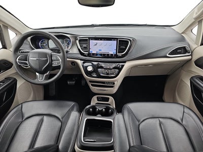2024 Chrysler Pacifica Select