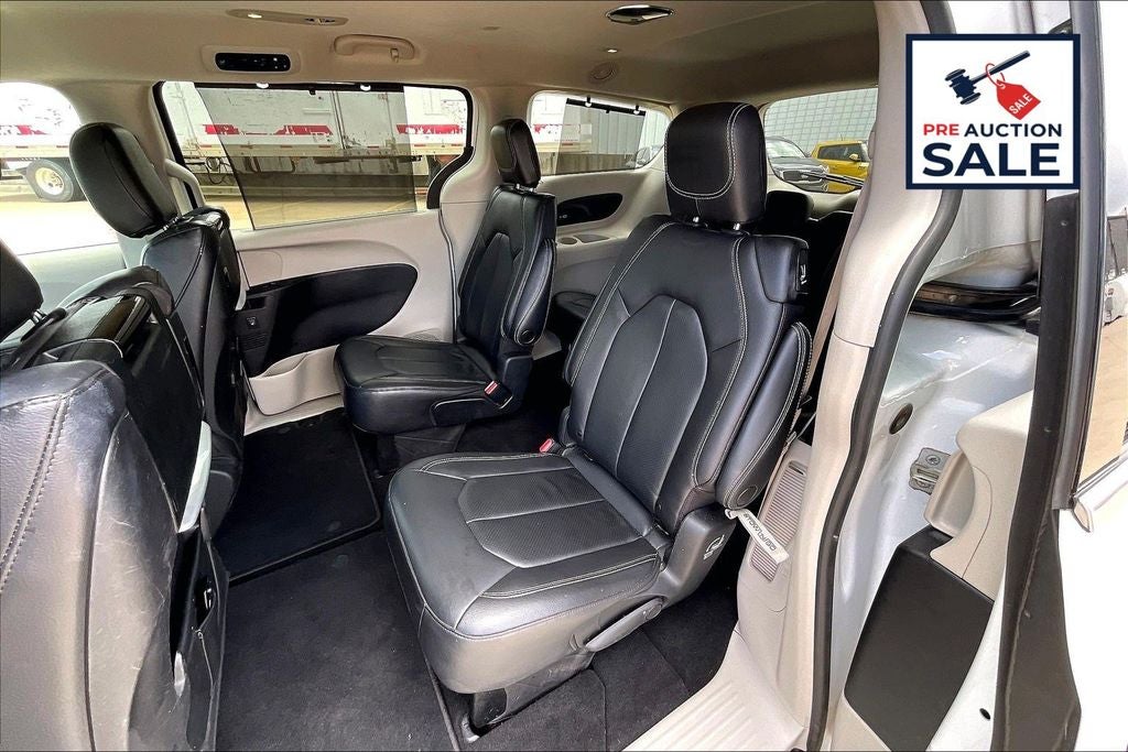 2022 Chrysler Pacifica Touring L