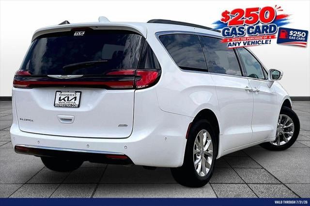 2022 Chrysler Pacifica Touring L