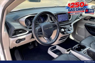 2022 Chrysler Pacifica Touring L