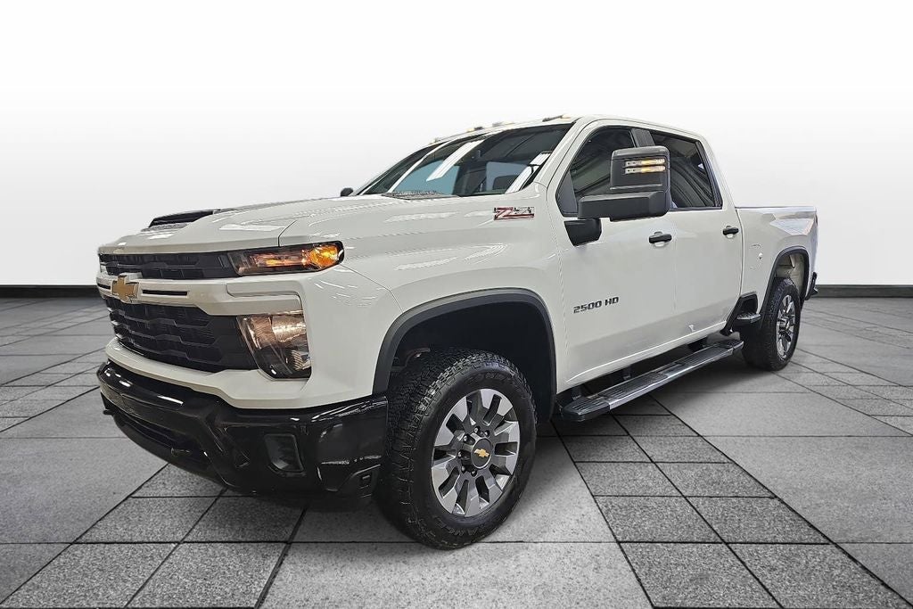 2024 Chevrolet Silverado HD Custom