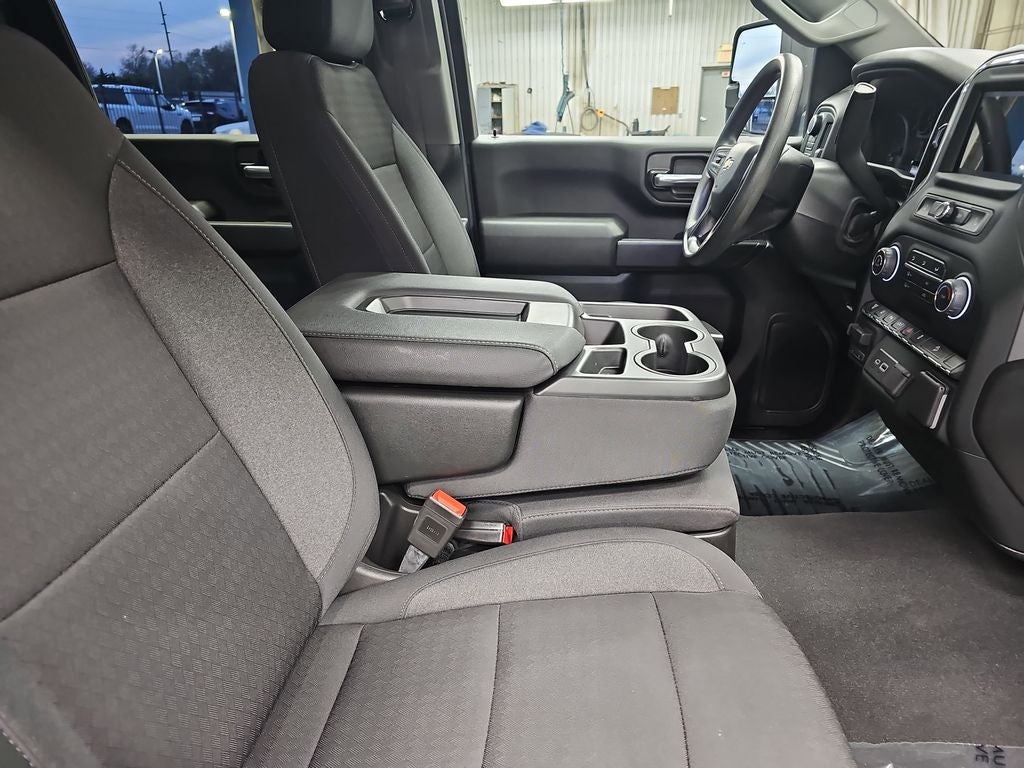 2024 Chevrolet Silverado HD Custom