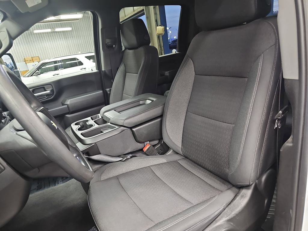 2024 Chevrolet Silverado HD Custom