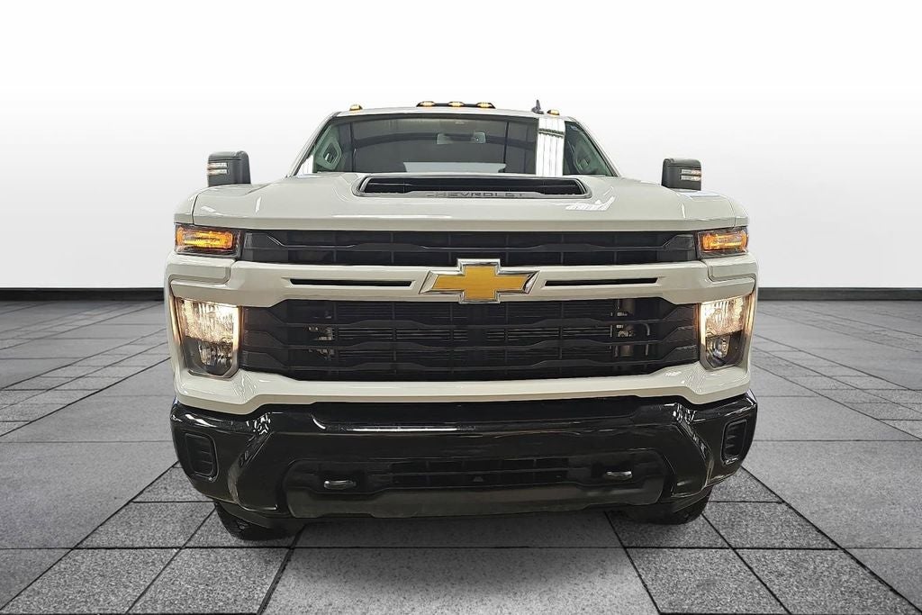 2024 Chevrolet Silverado HD Custom