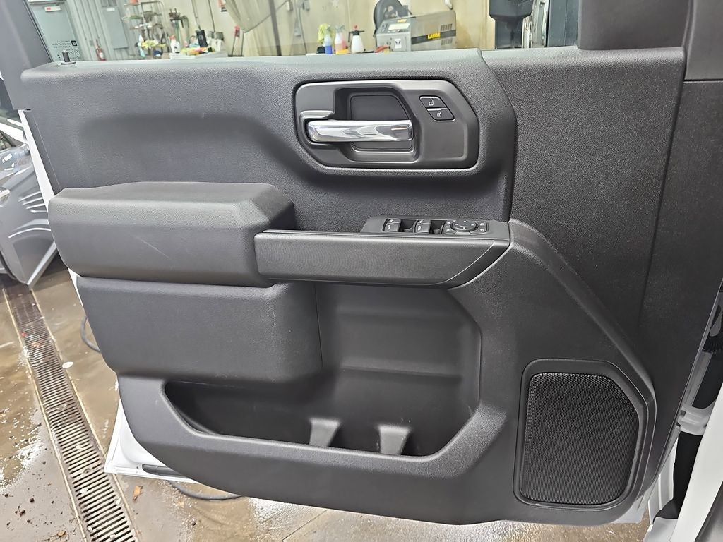 2024 Chevrolet Silverado HD Custom