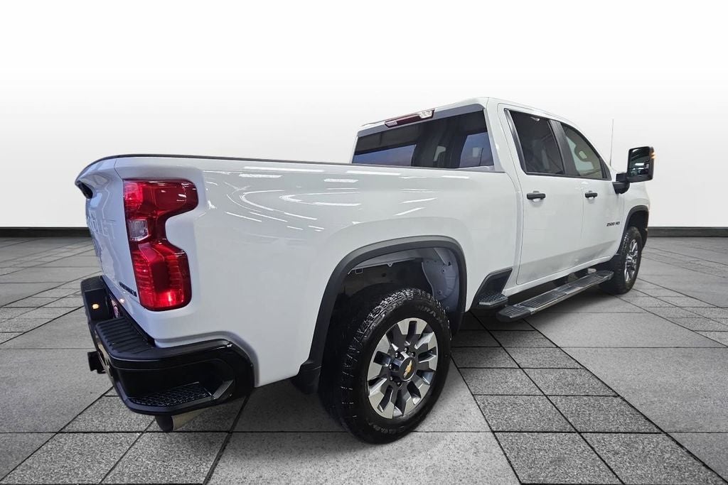 2024 Chevrolet Silverado HD Custom